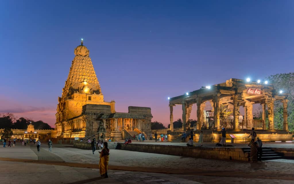 brihadeeswarar temple ancient temples in india