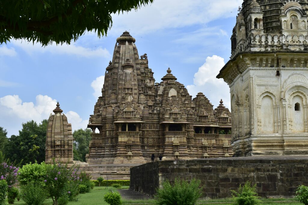 khajuraho temples historical places in india