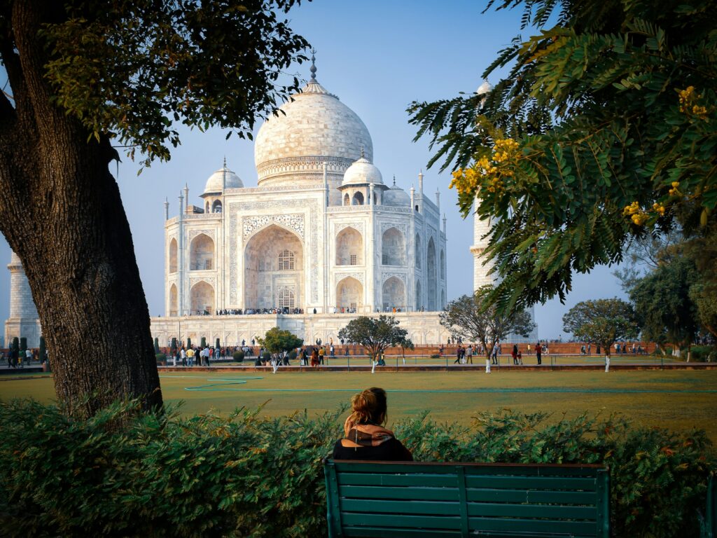 taj mahal historical places in india