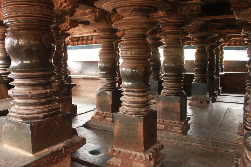 Shri Shambhulingeshwara Temple pillars