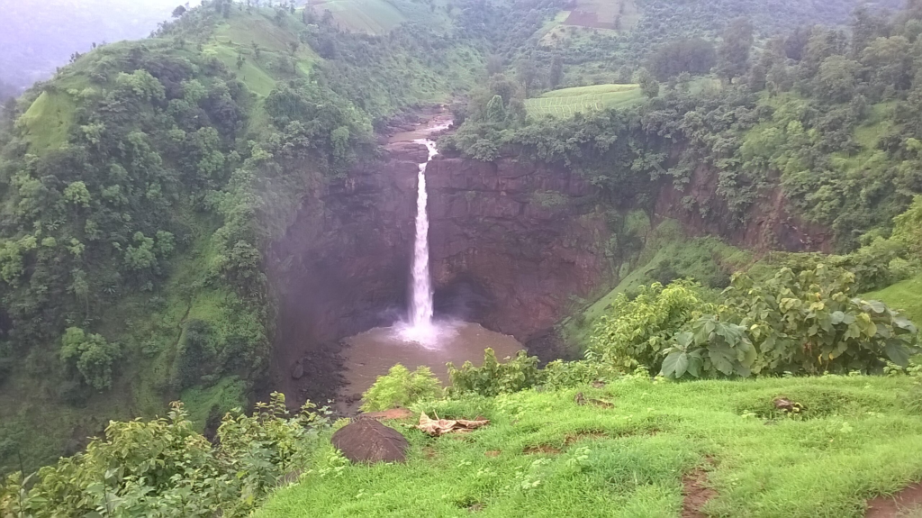 Dabhosa Waterfall, Jawhar